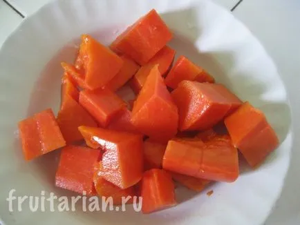 Módszerek hogyan kell tisztítani, és enni papaya