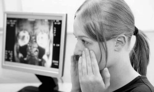 Фронтит: що це таке, симптоми, лікування у дорослих і дітей, антибіотики, наслідки, небезпека дорослих