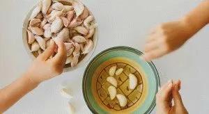 лікувати грибок нігтів часником