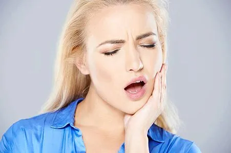 як лікувати розтягнення зв'язок щелепи