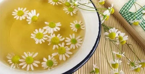 лікувати геморой ромашкою