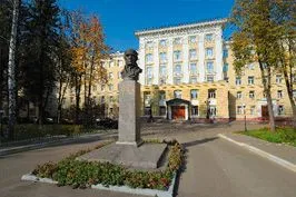 у кого лікувати меніск