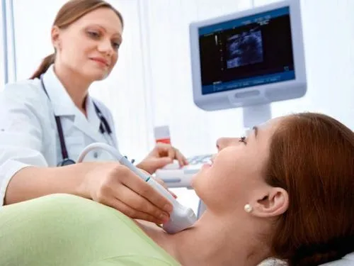 аутоімунний тиреоїдит зміна щитовидної залози за типом АІТ імунний найстрашніше що очікувати заразний для оточуючих ознаки симптоми причини лабораторна діагностика діагноз лікування як довго лікувати способи наслідки скільки з ним живуть до чого призводить ускладнення профілактика захворювання інвалідність смертність