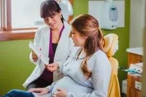 чи можна лікувати ясна під час годування грудьми