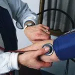 як лікувати тиск п'явками