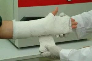 як лікувати розтягнення великого пальця руки
