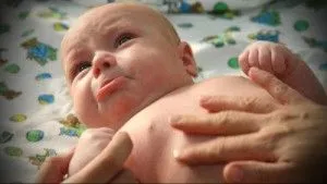 як лікувати нежить дитині 3 місяці