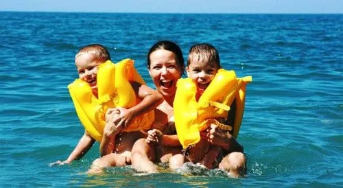 Отруєння водою: симптоми, перша допомога, лікування отруєння вода симптоми морська можна отруїтися інтоксикація що робити неякісна з-під кран лікування питна чиста хлорована ознаки перша допомога водопровідна басейн річкова погана вживання брудна перша допомога