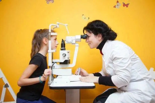 як лікувати вроджену короткозорість