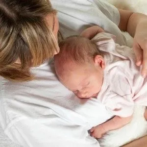 чи можна завагітніти через місяць після пологів