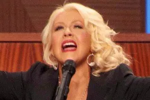 Christina Aguilera pe concert a început lunar - portalul despre celebrități, cum ar fi