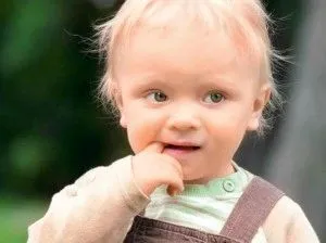 скільки тривають місячні після пологів