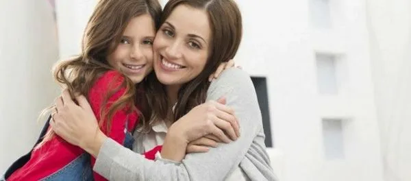 як починаються місячні перший раз у дівчинки симптоми