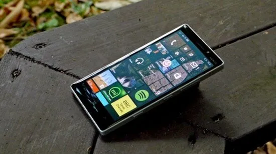 Смартфонът Nokia Lumia 930 се изключи и не се включва