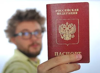 Lumea Rossiya - „este înregistrată în România, eu locuiesc în străinătate - acum sunt un infractor“