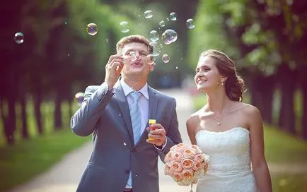 Air-сватба фотосесия с сапунени мехури от колона сватба фотосесията на - svadbalist
