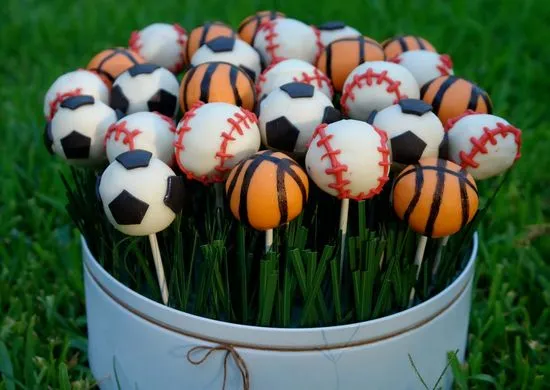 Cake pops са рецепта за оригинално лакомство, което ще украси празничната трапеза