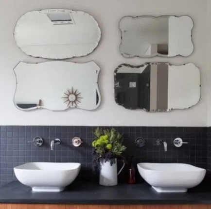 Огледалото в банята Снимка