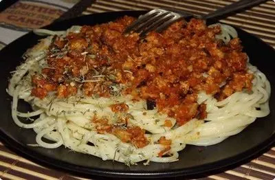 Spaghete Bolognese - o reteta usoara acasa cu carne tocata