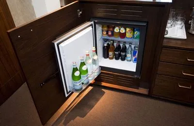 Mini bar pentru casă, tejghea de bar și dulap de bricolaj din lemn pentru alcool, design pentru zona de bar de acasă