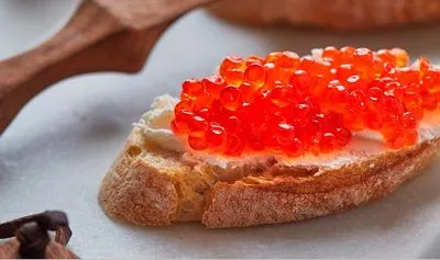 Sandvișuri cu caviar pentru masa de sărbători 7 rețete simple