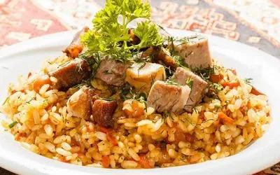 Cum să gătești pilaf, gătind pilaf delicios de porc acasă