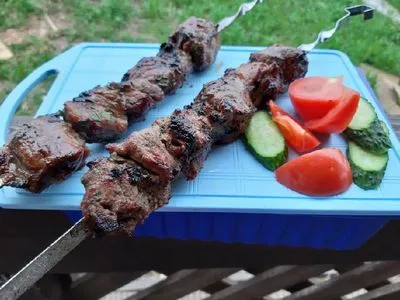 Kebab cu ceafă de porc este cea mai gustoasă marinadă pentru a face carnea moale