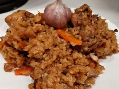 Pilaf cu pui la ceaun este o reteta de pilaf delicios, astfel incat orezul sa fie sfaramicios