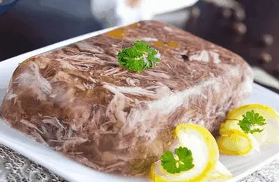 Cum să gătești gelatină delicioasă din pulpe de porc și pui