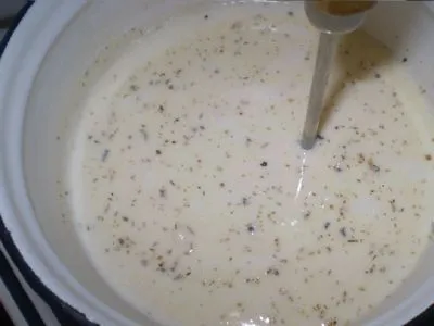 Sosul bechamel pentru lasagna este o reteta clasica, simpla, cu lapte