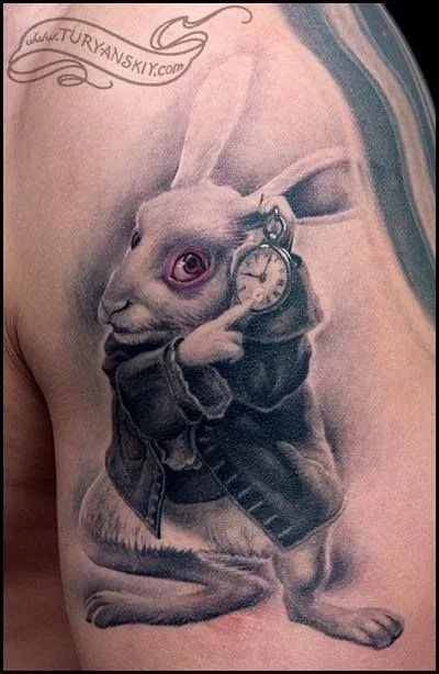 100 tatuaj bazat pe Alice in Wonderland