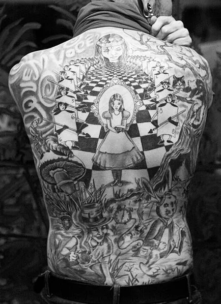 100 tatuaj bazat pe Alice in Wonderland