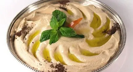 O rețetă pas cu pas pentru a face hummus acasă