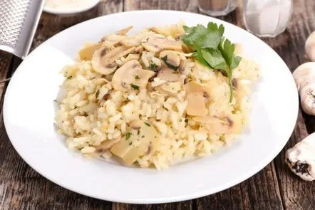 Risotto cu ciuperci, retete cu smantana, pui, legume si fara vin, foto