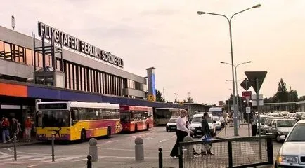 Aeroportul Berlin Schönefeld și cum să ajungi la oraș