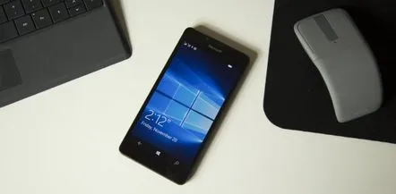 Revizuirea smartphone-ului Microsoft Lumia 950 Dual SIM