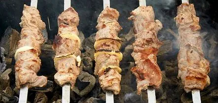 Cum să marinați un kebab de porc