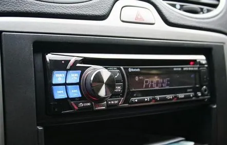 Cum să instalați un radio pe un Ford Focus cu propriile mâini