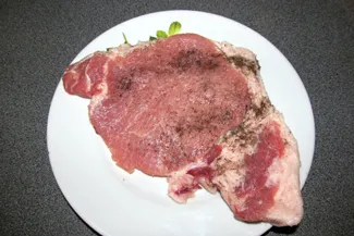 Carne in stil frantuzesc la tigaie cu ciuperci, reteta foto