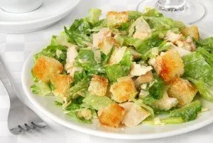 Cum se prepară salata Caesar