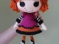 Păpușă de croșetat amigurumi