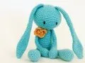 Iepure amigurumi cu urechi lungi