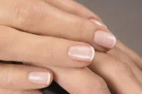 CUM SE FACE O MANICURA ACASA