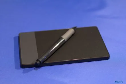 Videoclip de recenzie a tabletei HUION 420