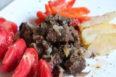 Carne de vită cu mere rețetă culinară pas cu pas