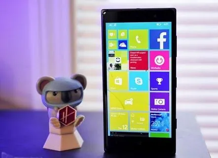 Previzualizare video Windows 10 pe Nokia Lumia 830