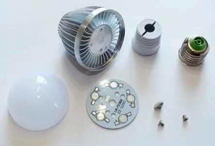 Un kit pentru asamblarea unei lămpi LED de 5 W din magazinul AliExpress