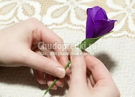 Цветя от гофрирана хартия как да правят свои ръце