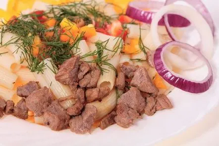 Paste cu carne într-un slow cooker rețetă culinară pas cu pas