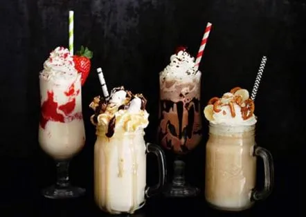 TOP-8 milkshake-uri de rețete simple și strălucitoare cu gusturi diferite